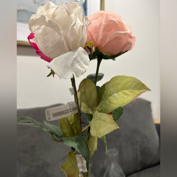 Artificial Flowers - Picture 2 of 4